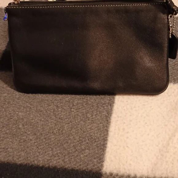 Coach - Picture 8 of 10